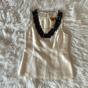 🌸 Tory Burch size 8